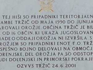 Tržič, spominska plošča o hranjenju orožja